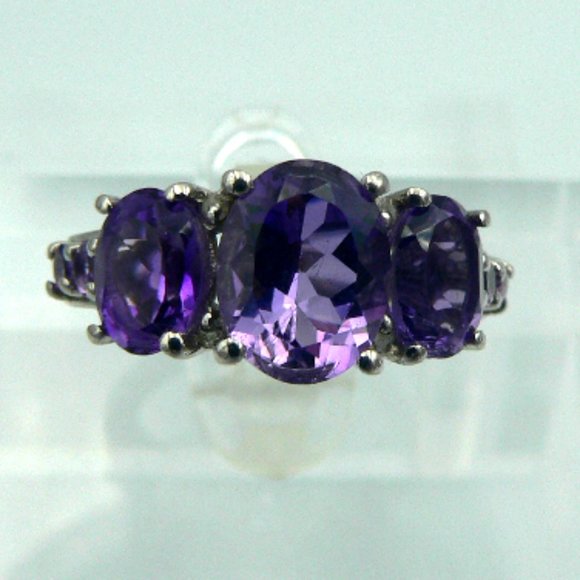 Sz 6 Genuine Uruguayan Amethyst Ring NWOT - Picture 1 of 5